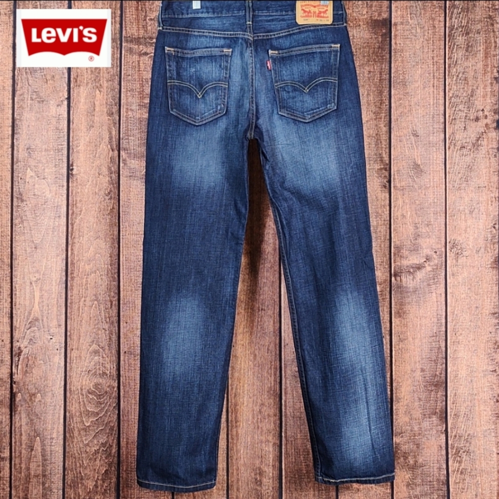 32x32 Straight Fit Mens Original Red Tag Blue Jeans Excellent Condition